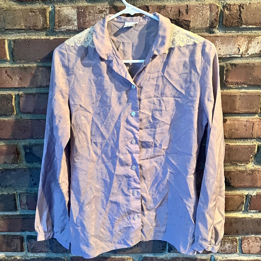 Pandora Lavender Button-Up Blouse with Lace Detail Small